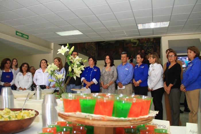 Presentan saltillenses platillos nutritivos en Presidencia