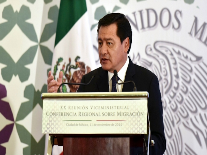Se reunirá Osorio Chong con familiares de los 43 y con el GIEI