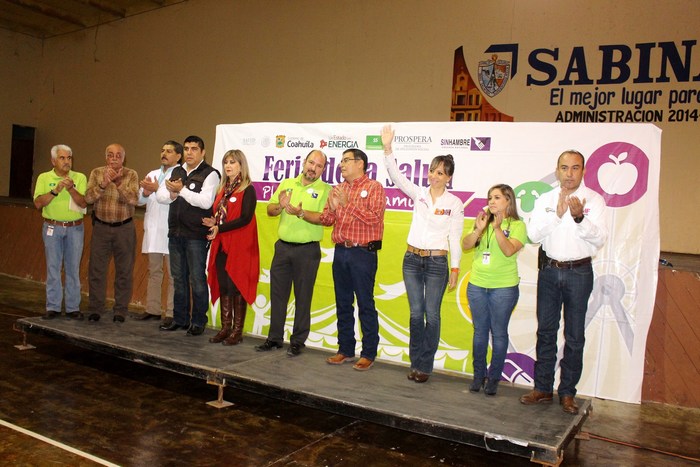 Sabinas: Asiste Alcalde Lenin Flores a la “Feria de la Salud”