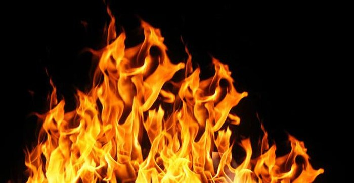 Mueren dos adultos y niño en incendio