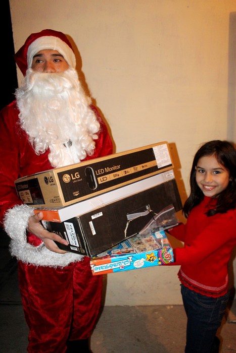Desde el Polo Norte llego Santa Claus  Y en Sabinas se cumplió los sueños de Navidad