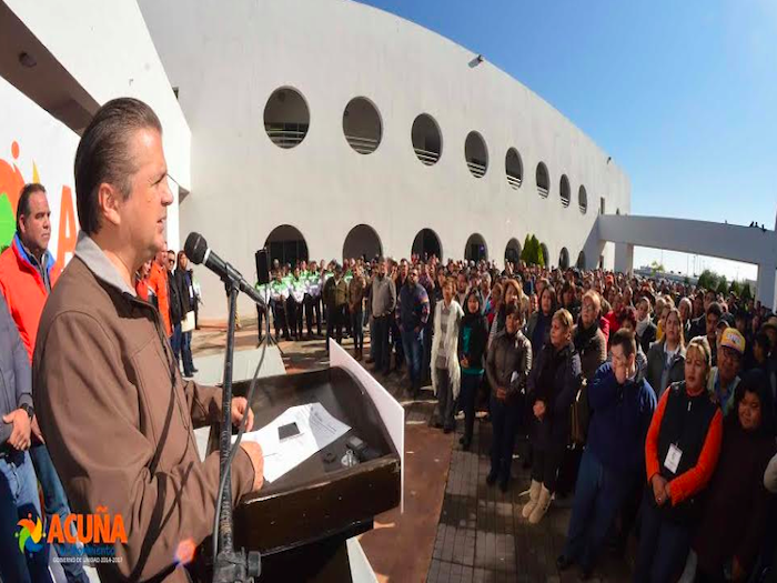 Acuña: Llama el alcalde Evaristo Lenin a empleados y directivos a construir un gobierno ejemplar.