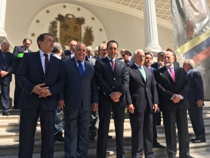 Asiste Roberto Gil Zuarth a toma de protesta de nuevo Congreso en Venezuela