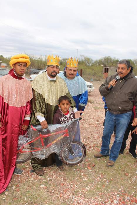 Sabinas: Los Reyes Magos llegaron a Nuevo Barroteran y ejidos