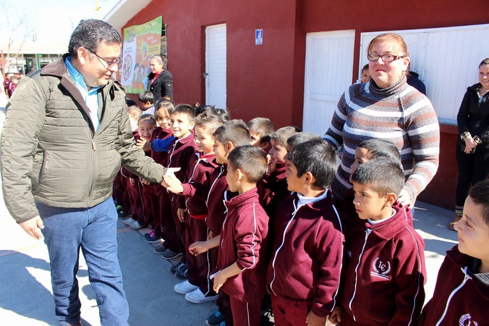 Sabinas: Lenin cercano al sector educativo
