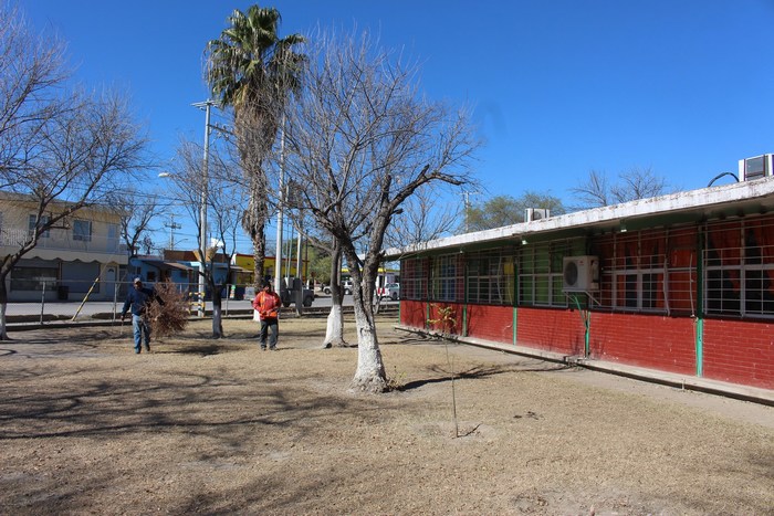 “Escuelas Limpias” en Sabinas
