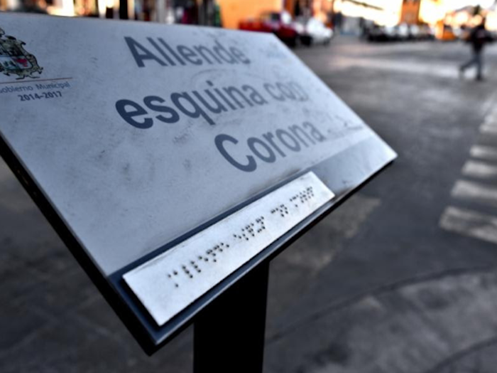 Saltillo: Tiene calle Allende nomenclaturas en braille