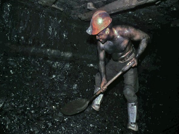 …mineros de corazón negro.