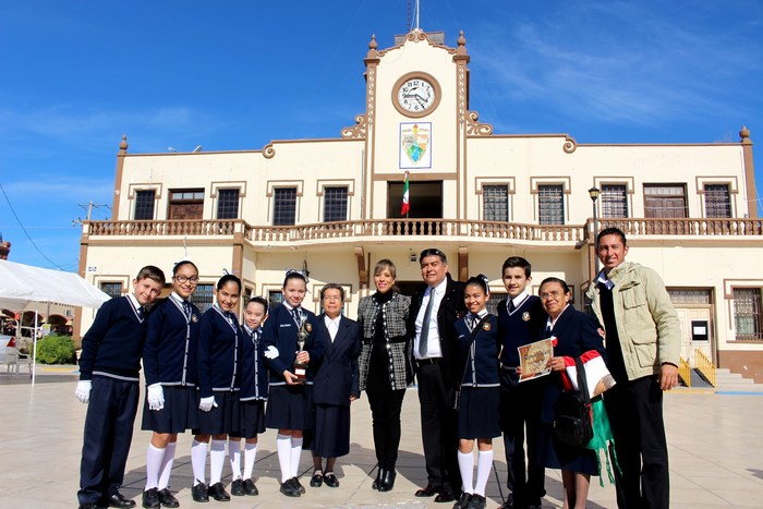 Sabinas conmemoro el 195 aniversario del Día de la Bandera