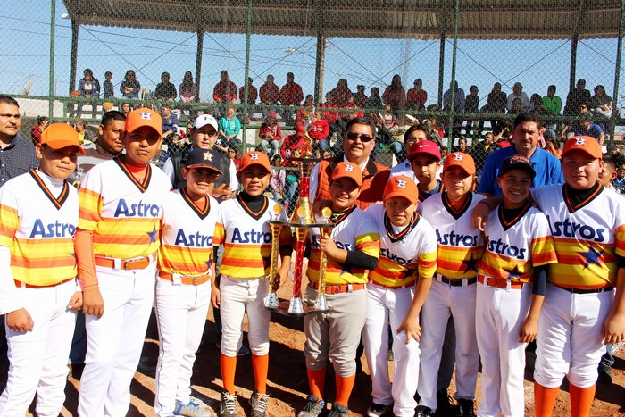 Sabinas: Lenin puso en marcha el Béisbol Infantil y Juvenil