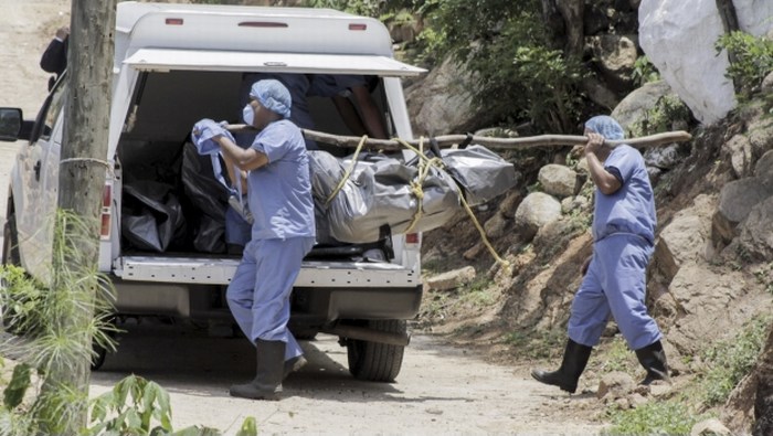 Se han hallado 662 cuerpos en 201 fosas: PGR