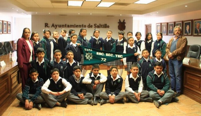 Saltillo: Estudiantes de secundaria visitan la Presidencia Municipal