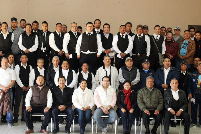 Gobierno Municipal de Sabinas reconoce labor de los meseros