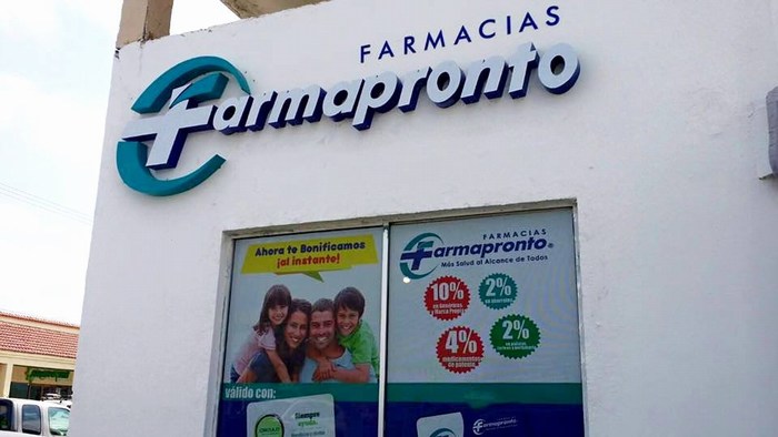 Sabinas: Alcalde y Presidenta del DIF inauguraron “Farmapronto”