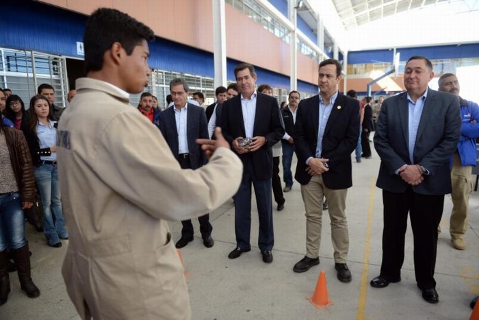 Inaugura Isidro Expo Tec 2016 Convive con talento juvenil de Saltillo