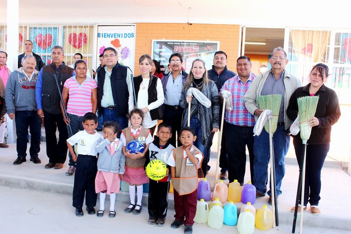 Sabinas: Beneficios para instituciones educativas en los Ejidos