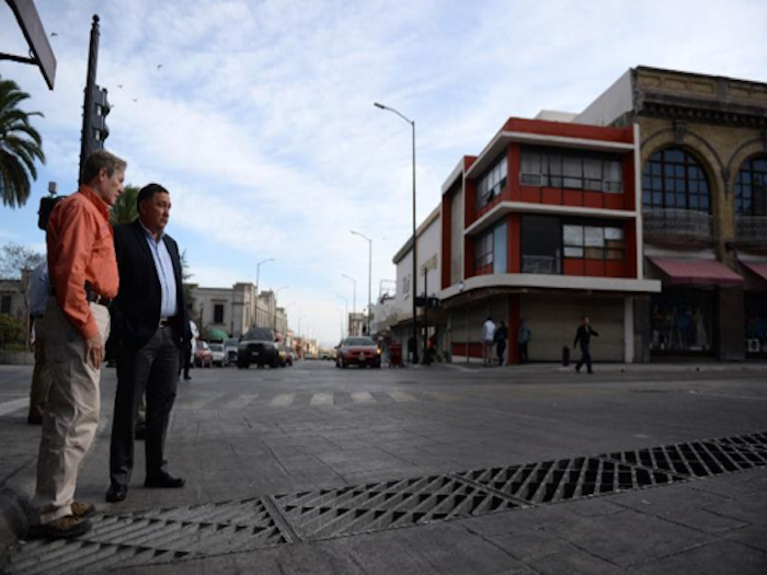 Saltillo: Visita Isidro obras incluyentes entregadas en el Centro Histórico
