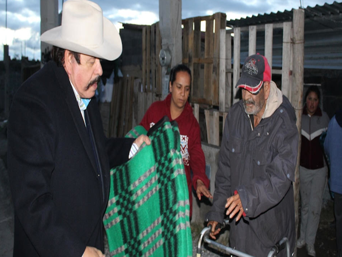 Visita Armando Guadiana colonias de Arteaga