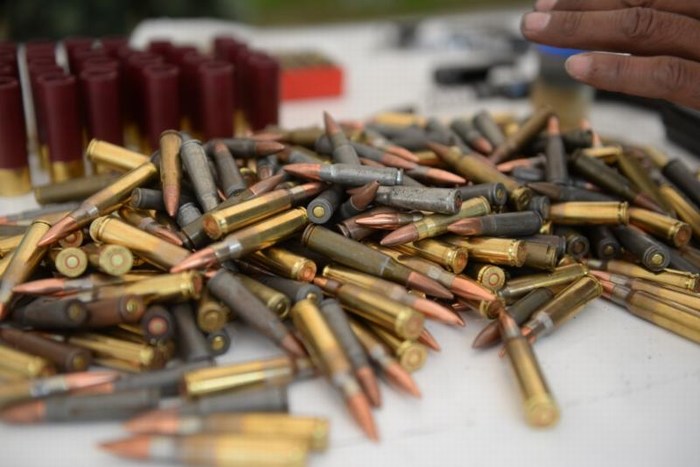 Saltillo: Entregan familias armas peligrosas en módulo de canje