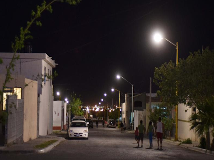 Saltillo Se Luce con modernas luminarias en Loma Linda