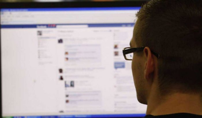 Facebook elimina cuentas falsas en apoyo a candidatos de Morena y PAN