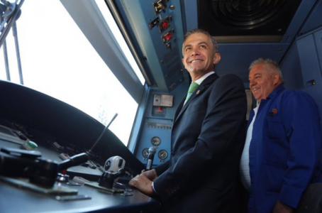 Mancera pide a Peña Nieto 5 mil mdp para mejorar el transporte