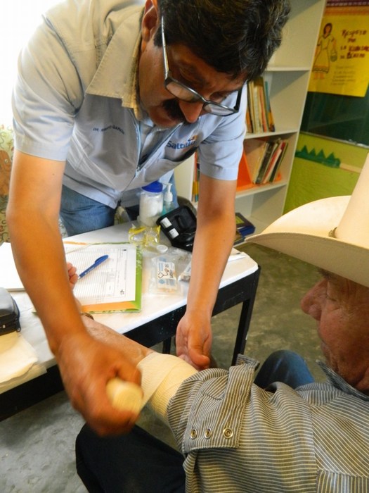 Saltillo: Atienden ejido Jaguey de Ferniza con brigada de salud