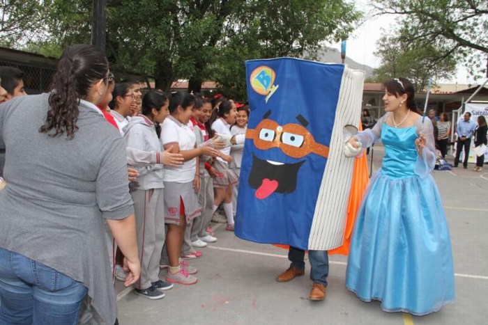 Definen niños nombre para botarga del Bibliolibro: Bookman