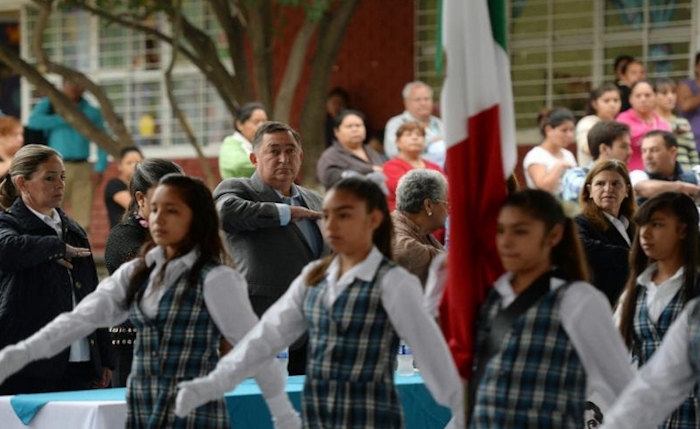 Saltillo: Entrega Isidro a Primaria barda perimetral