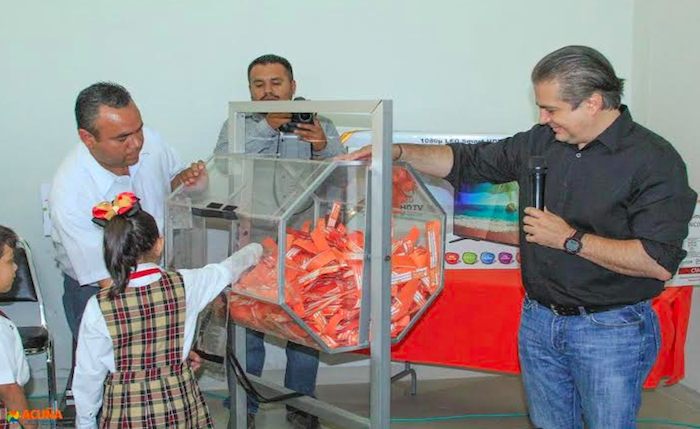 ACUÑA: GOBIERNO DE UNIDAD RIFÓ  4 VIAJES A MAZATLÁN Y REGALOS ENTRE 2,232 MAESTROS.