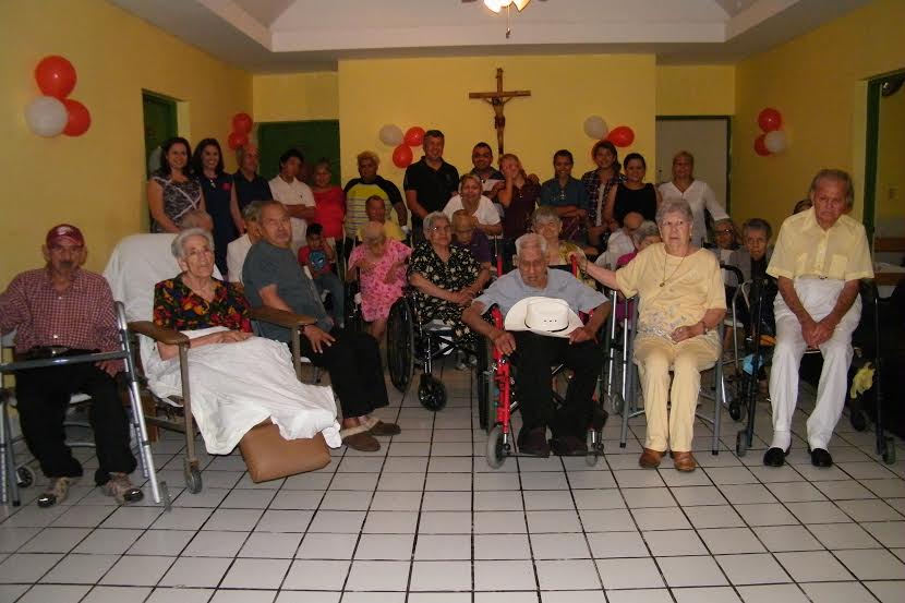 Acuña: Gobierno de unidad festeja a las madres albergadas en el asilo la divina providencia