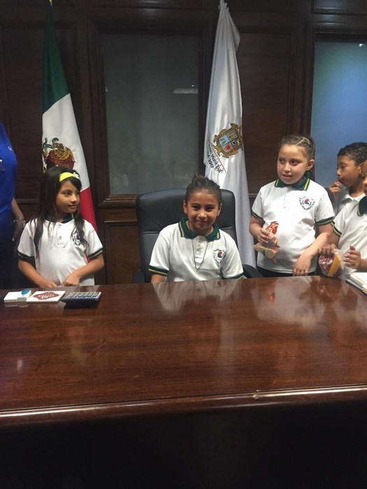 Saltillo: Conocen niños el despacho del Alcalde