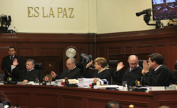 Presionan a Maestros para que se desistan de Amparos