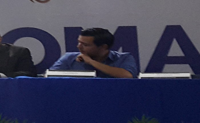 Ridículo el Representante del Gobernador