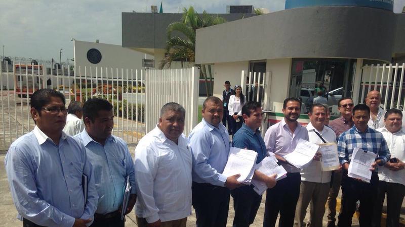 Alcaldes en veracruz acusan al gobernador duarte por retener recursos federales