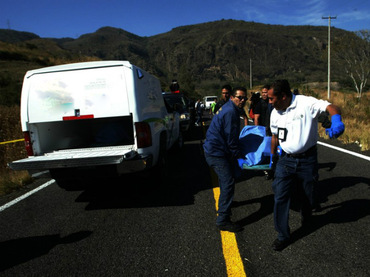 Abandonan tres cuerpos desmembrados en Jacona, Michoacán