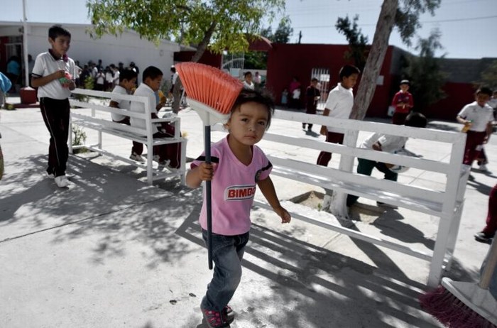 Saltillo: Se accionan por escuela alumnos, padres de familia, maestros y Municipio