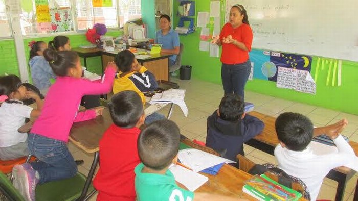 Acuña: Estudiantes y padres de familia de 22 escuelas preescolar y primaria recibieron el programa “Escudo de Dignidad”