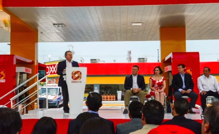 Mexicanos deben "acostumbrarse" a aumentos en gasolina y electricidad