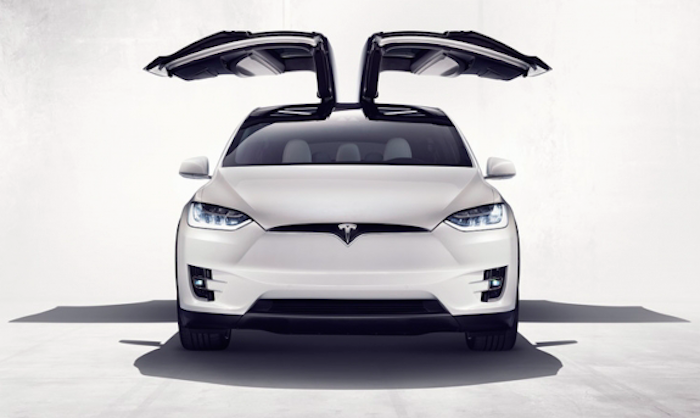 Tesla lanza versión “económica” del Model X