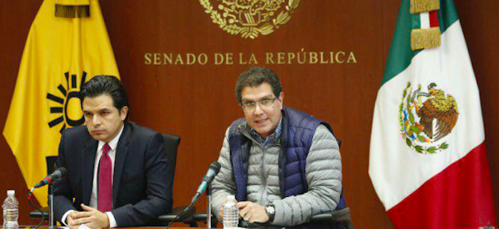 Llaman senadores perredistas a no caer en el “teatro montado” por el Presidente