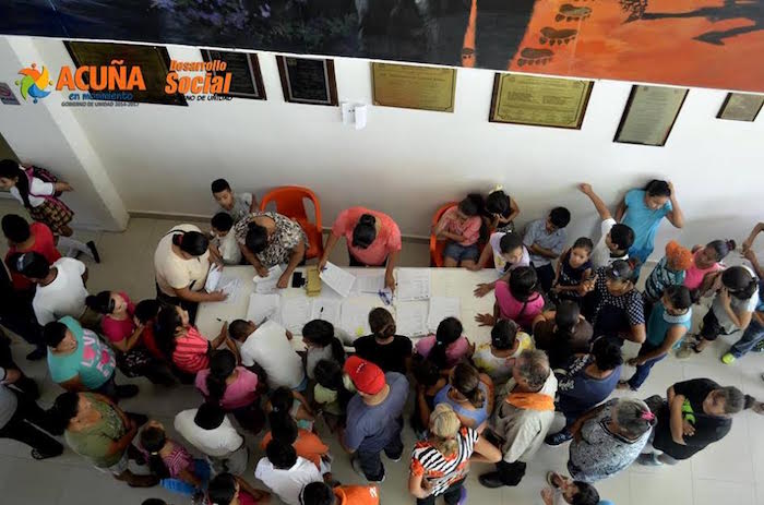 EL GOBIERNO DE UNIDAD ENTREGÓ MIL BECAS “SEMBRANDO SUEÑOS”