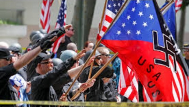 Trump, respaldado por neonazis, racistas y miembros del Ku Klux Klan: reporte