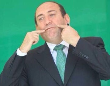 Inocentes y torpes declaraciones de Rubén Moreira