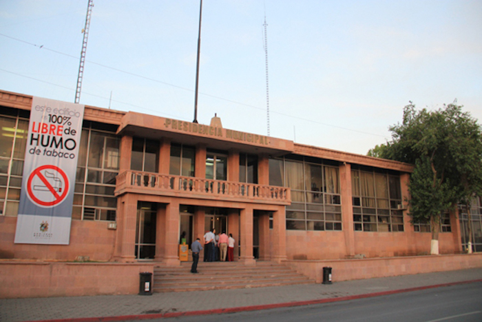Presenta renuncia Contralor Municipal