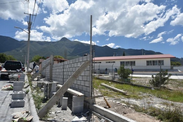 Saltillo: Con obras, Municipio mejora espacios educativos