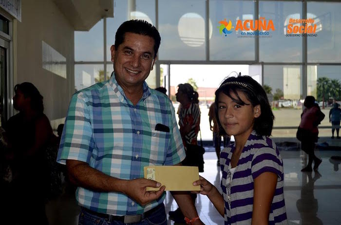 ACUÑA: ENTREGARÁN BECAS “SEMBRANDO SUEÑOS”