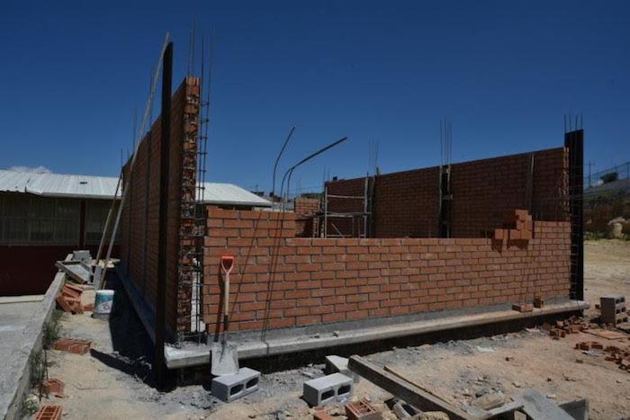 Saltillo: Atiende Isidro con obra escuelas de la Hidalgo y Lomas Verdes
