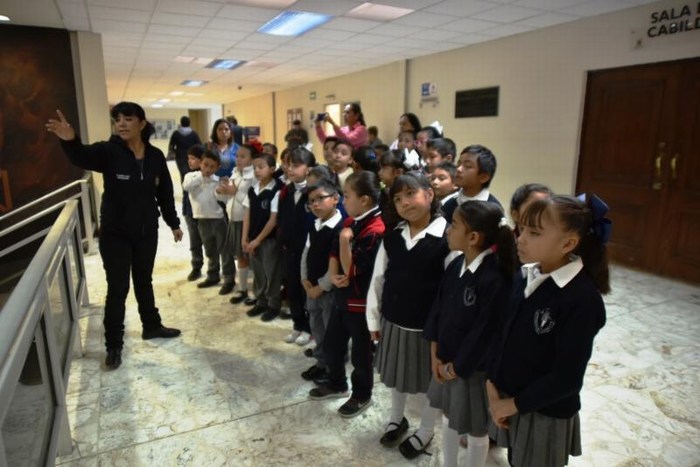Saltillo: Visitan alumnos de Brisas la Presidencia Municipal