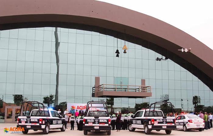 ACUÑA:EQUIPAN CON UNIDADES A LA POLICÍA MUNICIPAL.